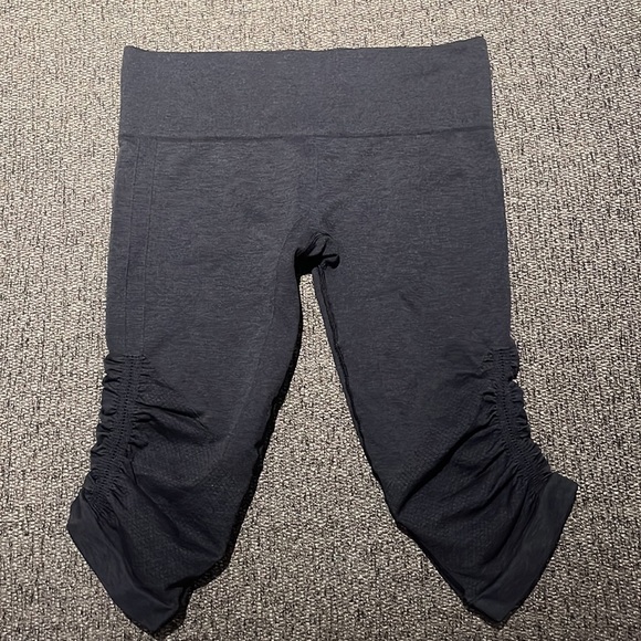 Lululemon In the Flow Crop - Picture 2 of 4